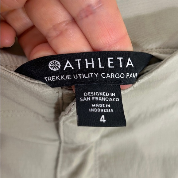 Athleta Trekkie Utility Cargo Pant Ecru Size 4 - Picture 6 of 16